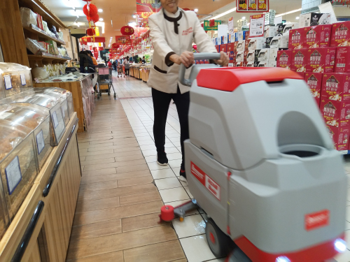 南甯超市洗地機